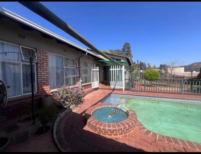 4 BEDROOM HOUSE FOR SALE IN ROODEKRANS